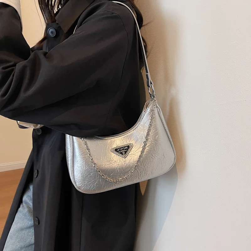 

2025High-end designer, western style, niche design bag, female popular style, all-match messenger bag, one-shoulder underarm bag