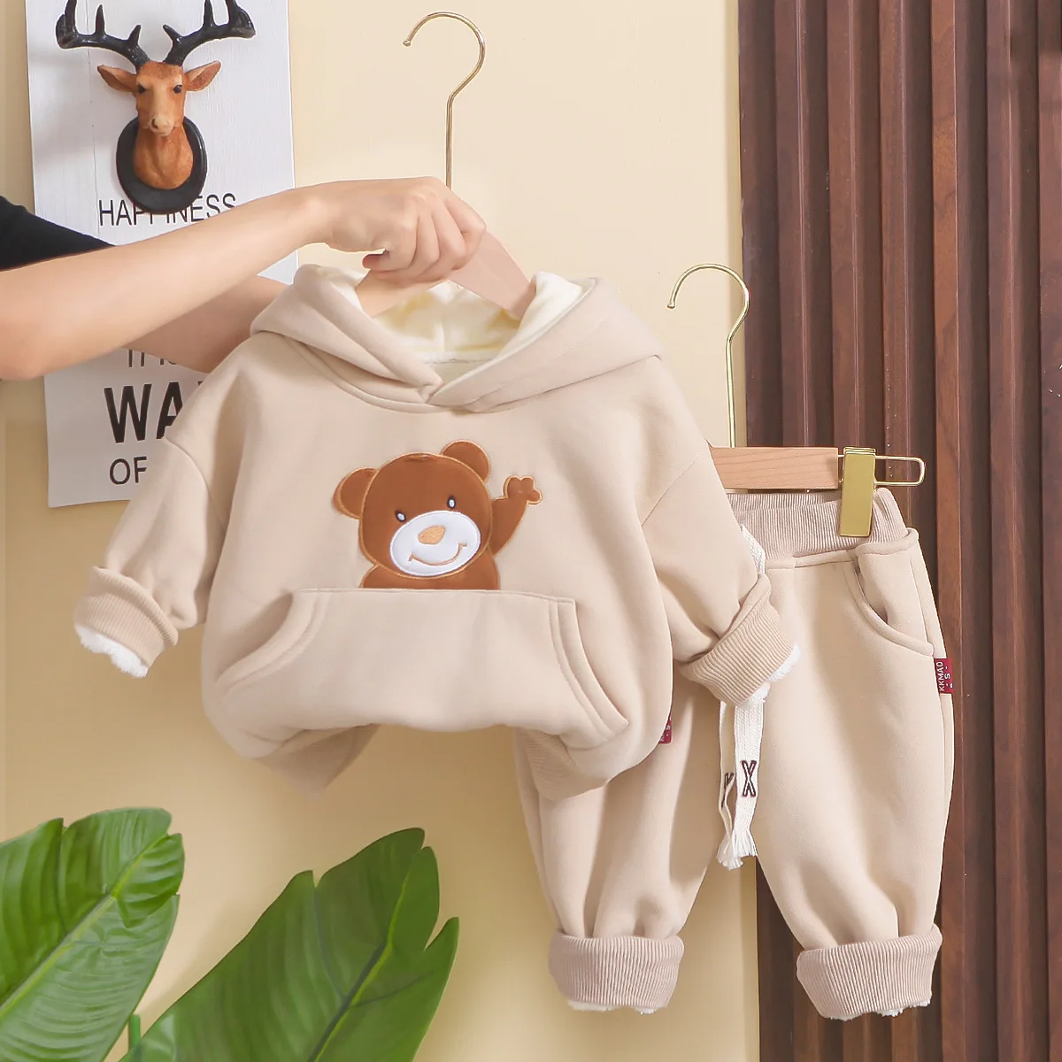 Baby Boy Set 1-4 Years Old Infant Clothes Winter Korean Version Cute Casual Velvet Bear Head Hooded Sweater Two-piece Set