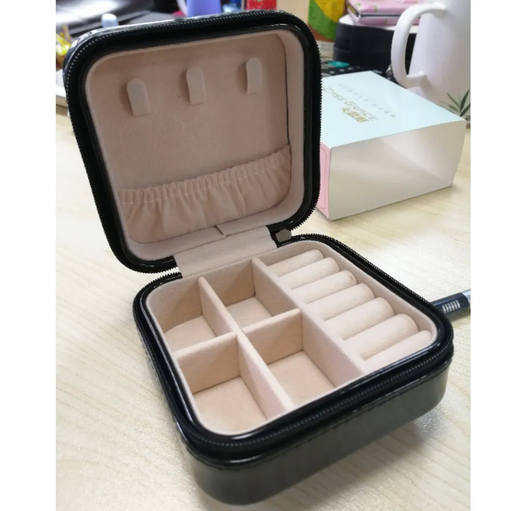 

Jewelry Case Black Premium Portable Lightweight Zipper Design Chic Grid For Earring Ring Organizer Jewelry Storage Box Portable