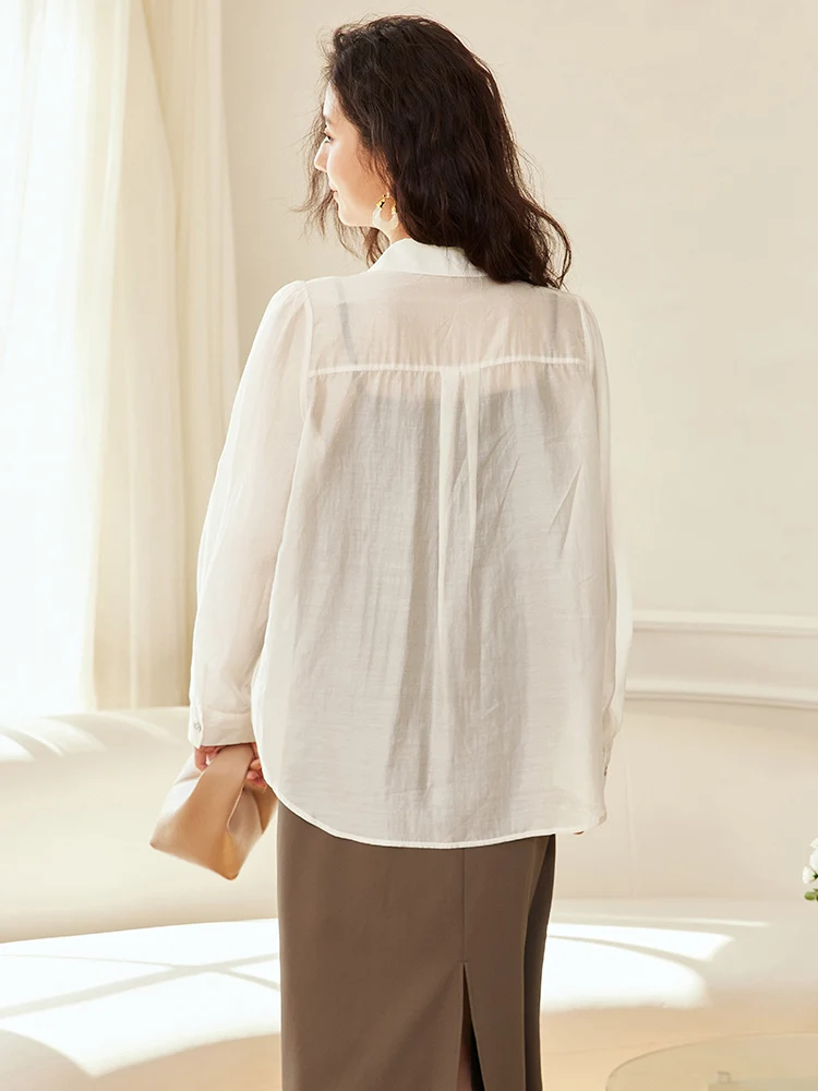 เสื้อเชิ้ตผ้าไลโอเซลล์สีเบจทรงหลวมสไตล์เกาหลีสำหรับผู้หญิง ฤดูร้อน 2025 ป้องกันแสงแดด เสื้อบางเบาสำหรับสุภาพสตรีทันสมัย