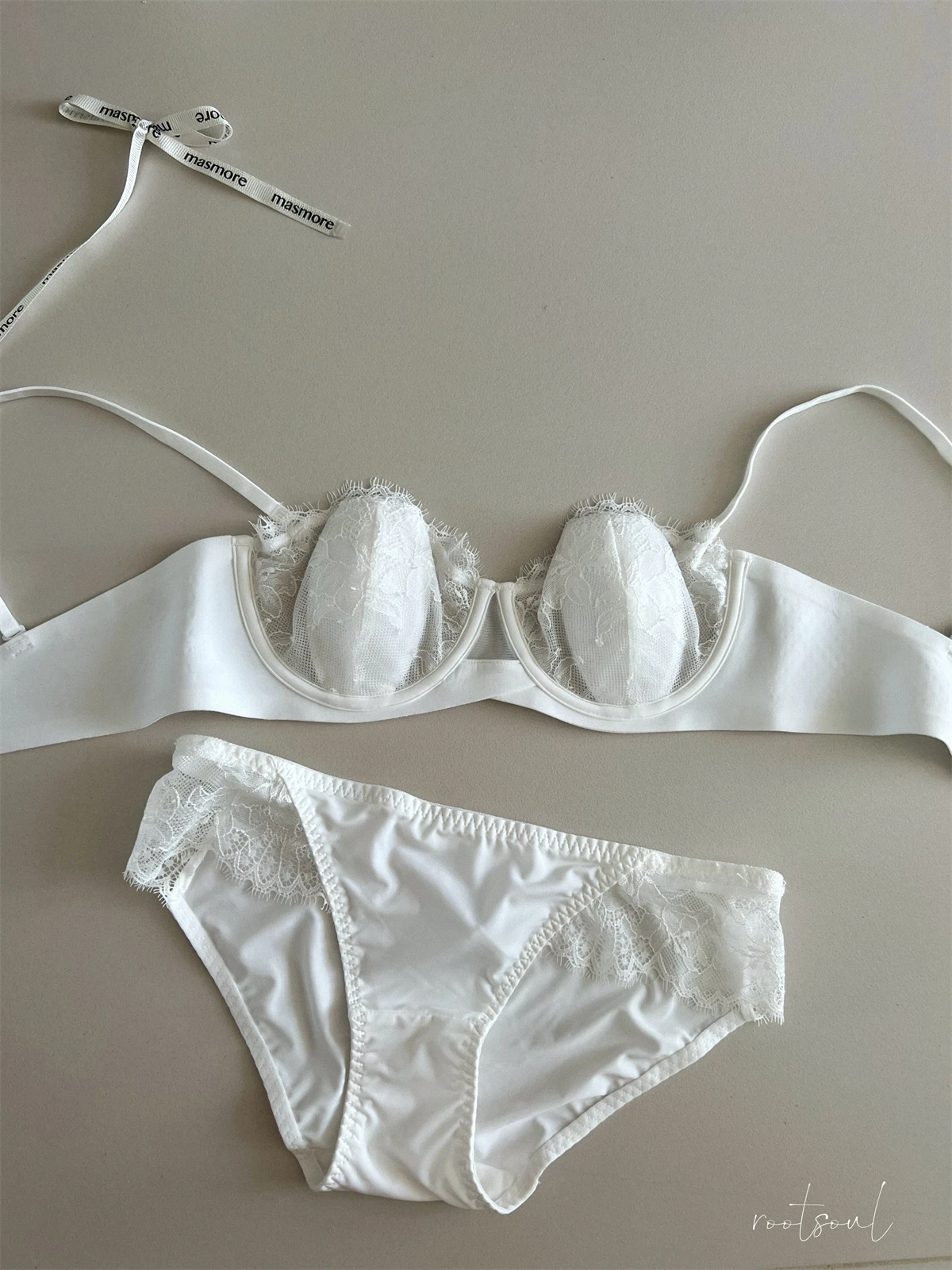 Set celana dalam lingerie seksi pendukung atasan renda berongga dengan cincin baja dukungan atasan bralette pakaian dalam bra wanita seksi