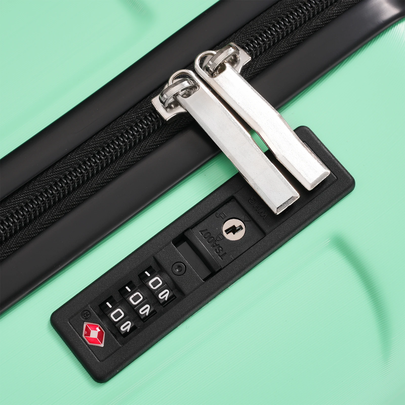 Koper Kabin Hardshell 20-Inci, Koper ABS Ringan dan Tahan Lama dengan Roda Spinner, Kunci TSA Terintegrasi, 2 Kantong Penyimpanan, Hijau