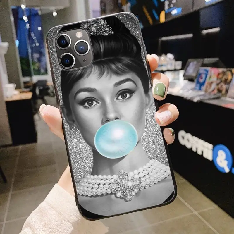 Audrey Hepburn hot phone funda cover for iPhone 15Pro 16pro 13PRO max 7 8 XR 14plus 11pro 12pro max 13mini SE 2020 cases coque