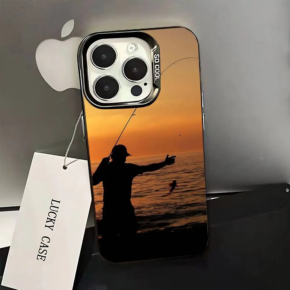 حافظة هاتف على شكل سمكة سمك الشبوط لهاتف آيفون 16,15,14,13,12,11,Pro,XS,Max,Plus,Mini,SE غطاء مقاوم للصدمات من الحلوى السوداء غير اللامعة