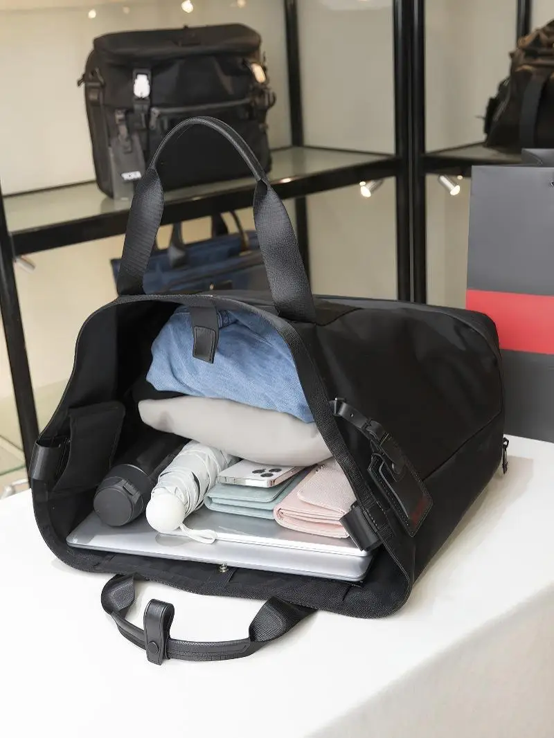 メンズ スタイリッシュ エグゼクティブ ブリーフケース - オフィス用の軽量ナイロンデザイン、手持ち＆ショルダースタイル 2303152