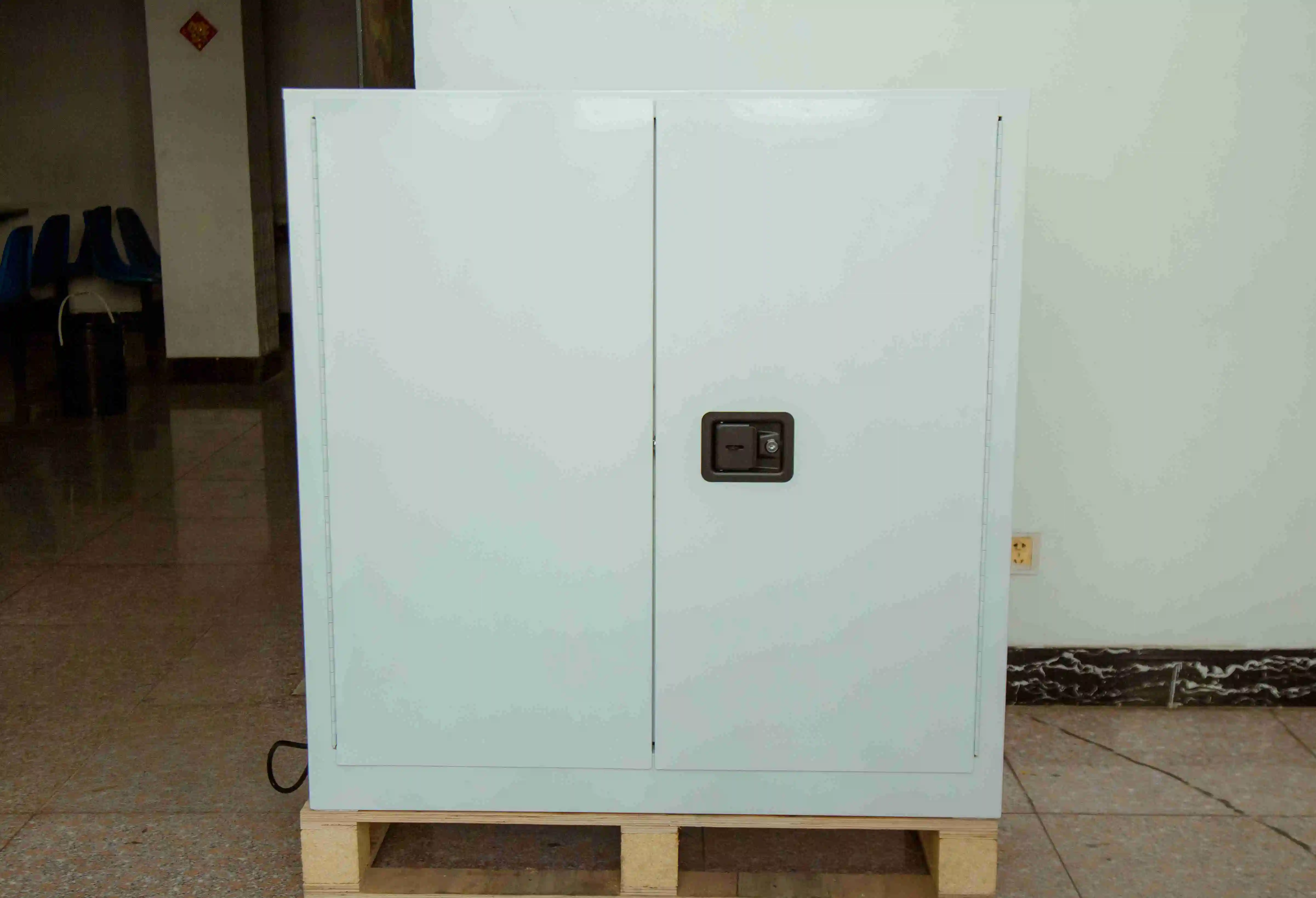 リチウムイオン電池用ラックマウント型蓄電池分配ボックスキャビ - Energy Storage Rack のレビューと価格