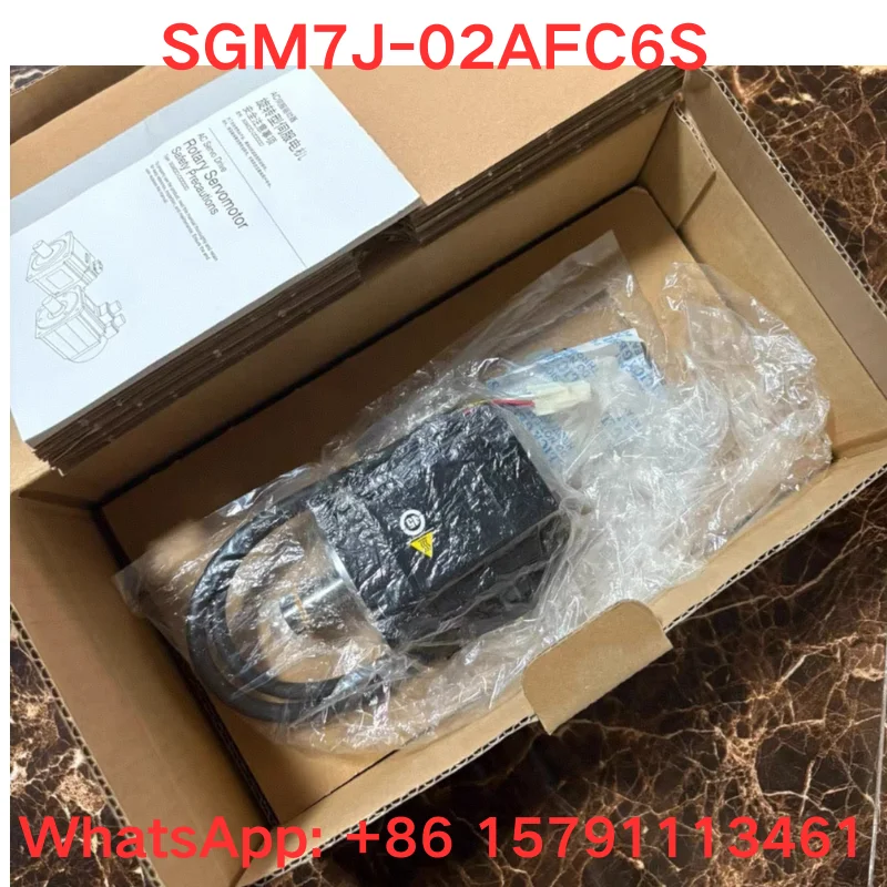 Новый серводвигатель SGM7J-02AFC6S для быстрой доставки Новый серводвигатель SGM7J-02AFC6S для быстрой доставки