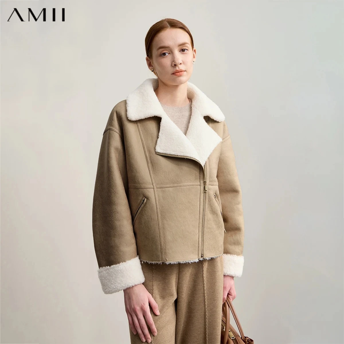 AMII Women's Coat 2026 Winter New Warm All-wool Loose Fur Coats Woman Long Sleeves Zipper Solid Versatile Jacket Top 12554001