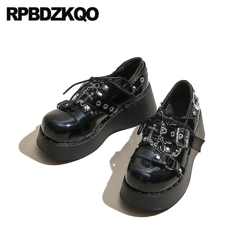 

Rivet Y2k Chain Pumps Goth Oxfords Shoes Metal Platform Patent Leather Round Toe Belts Women Wedges Lace Up High Heels Studded