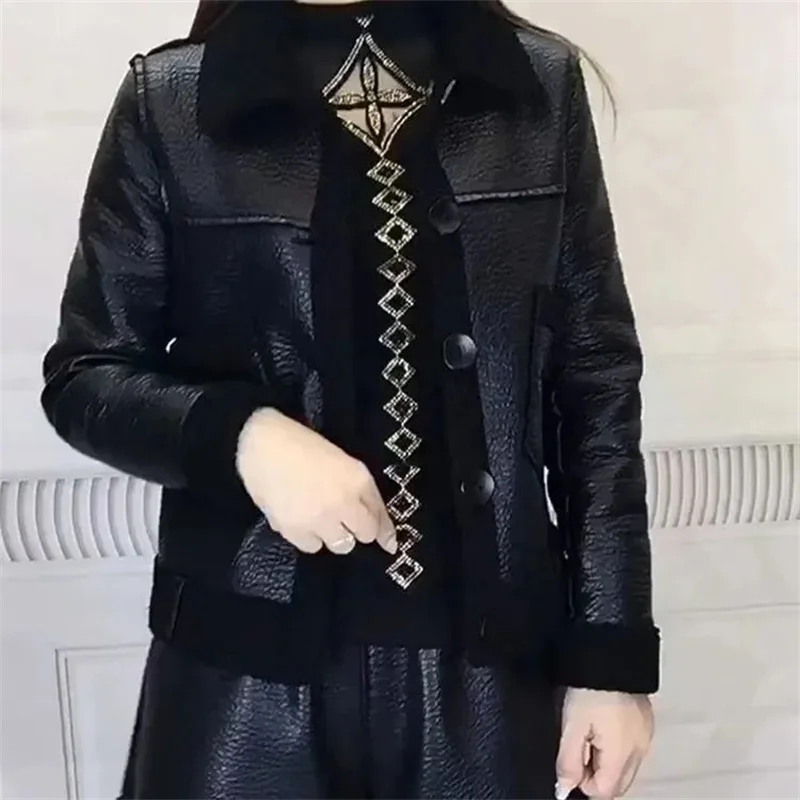 2025 여성 PU 가죽 코트 한국 여성용 큰 사이즈 4XL 퍼 일체형 아우터 가을 겨울 여성 양면 재킷