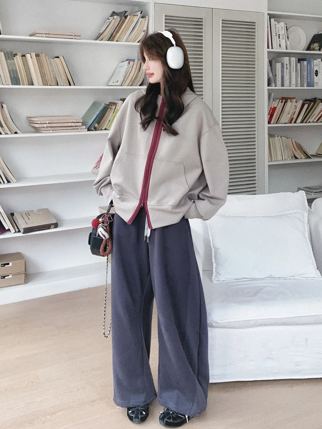 

Комплект из худи и брюк в стиле Lazy Style для женщин, весна 2026, новый, в студенческом стиле, омолаживающий, универсальный, из двух предметов