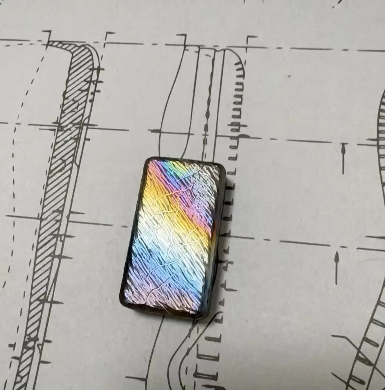 

Использованный EDC Nine Hand Zirconia Rainbow Carving fidget slider: игрушка-антистресс