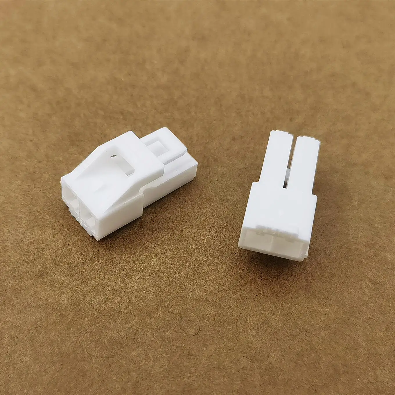 Original new 100% YLP-02V white 2PIN rubber shell PH4.5 plug connector