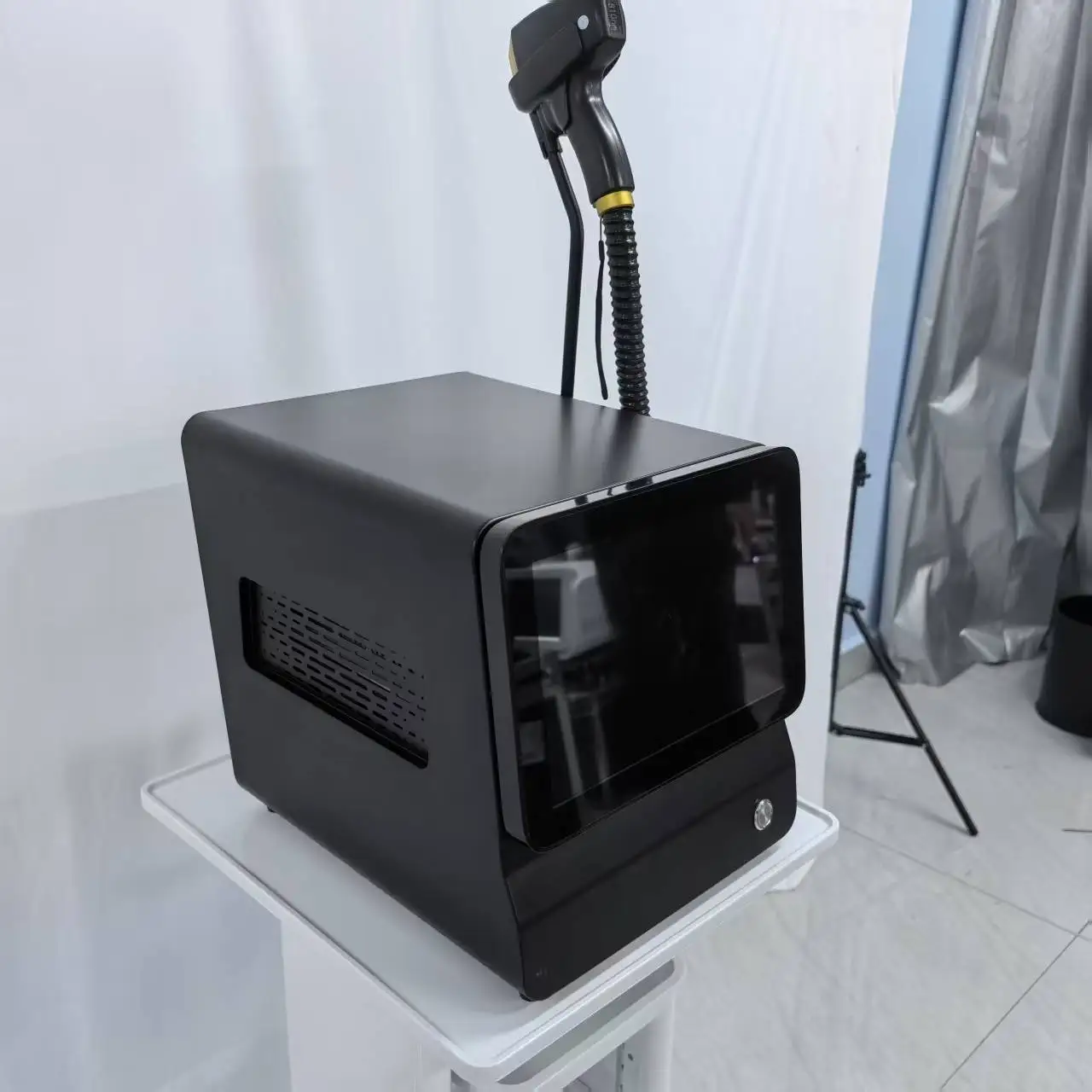 

Профессиональный 3 длины волны 808 нм портативный ледяной платиновый диодный аппарат для удаления волос безболезненное устройство для удаления волос на теле с длительным сроком службы