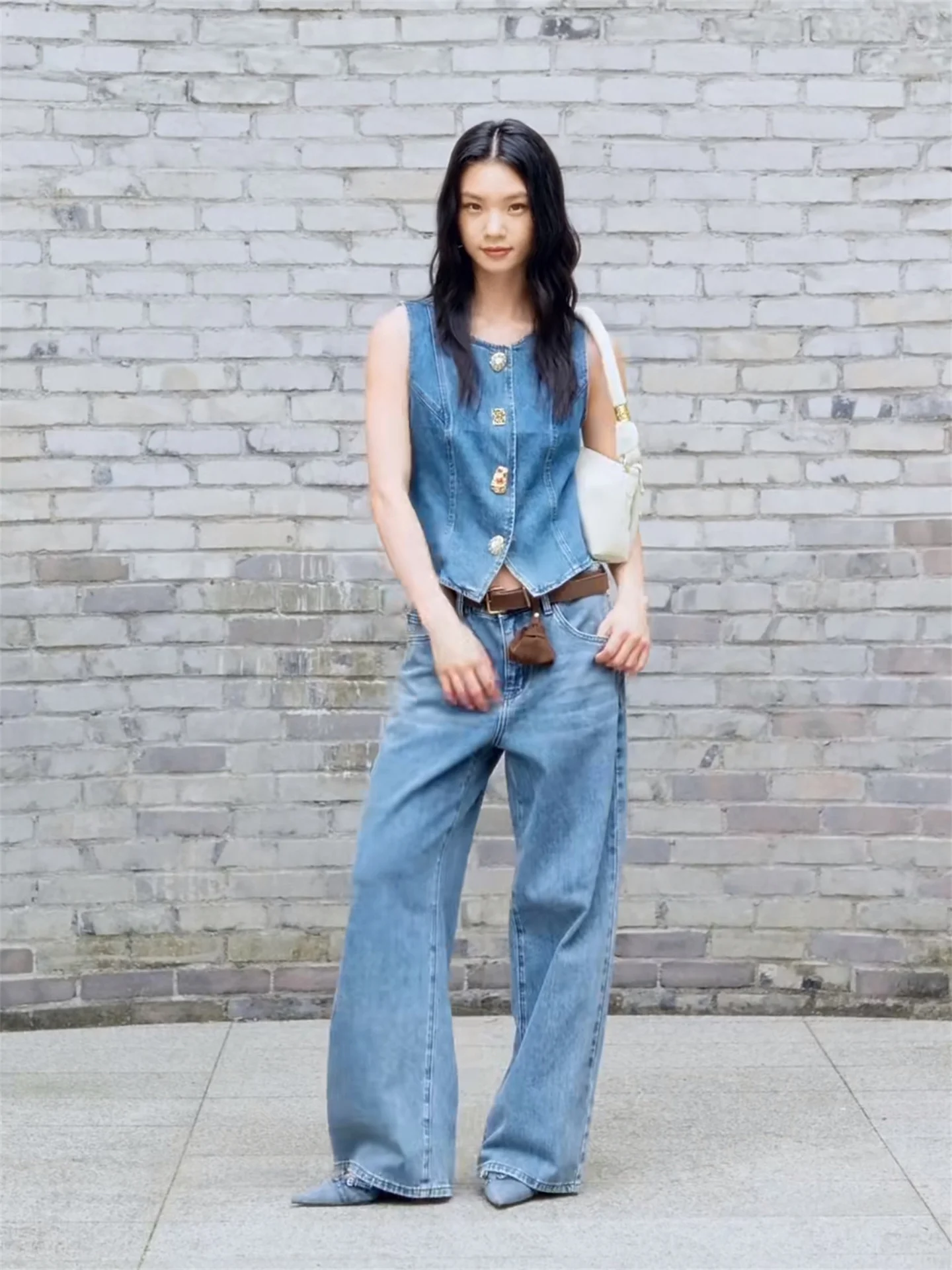 Slim Fit Short Denim Sleeveless Vest Women's Thin Outerwear Tank Top round Neck Single Button Closure Pure Color Summer 2026