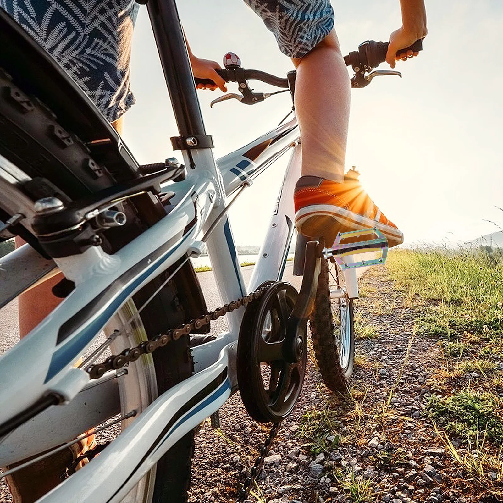 2Pcs Practical Design Bike Pedal Lightweight Easy Riding Anti-Slip Treadle Accessory Bike Pedal Bearing Treadle