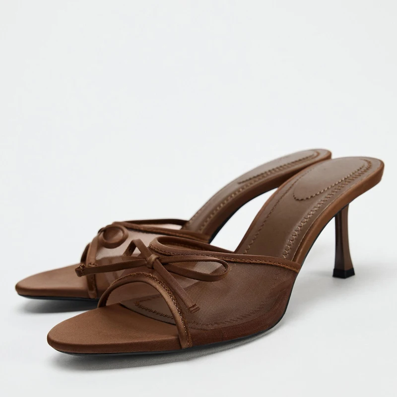 

Новые летние женские шлепанцы TRF на высоком каблуке, коричневые, с декором в виде узлов, с открытым носком, повседневные, для улицы, модные, с вырезами