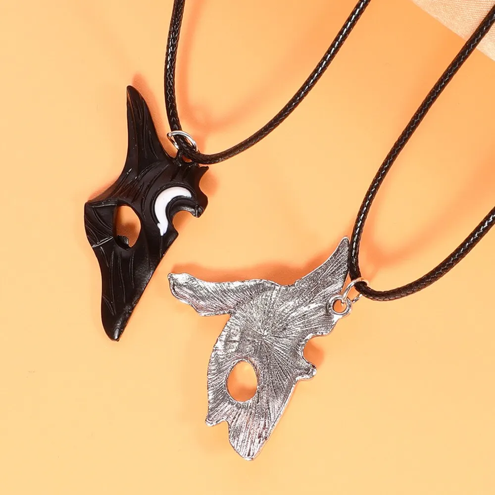 2PCS Antique Silver-plated Necklace Couple Vintage Style League of Legends Peripheral Sheep and Wolf Pendant Jewelry