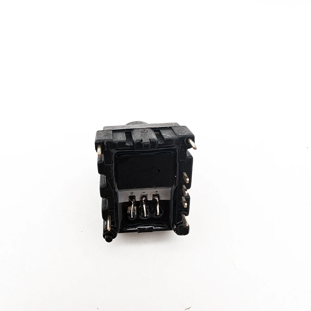 OE: K132175 1913300 K067465 New High Quality Knorr-Bremse Pressure Sensor For DAF XF106 view 2