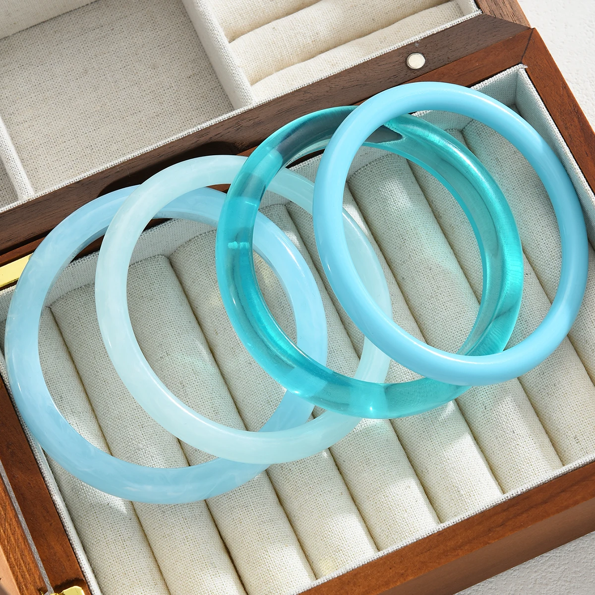 4 Pcs Bohemia Resin Bracelet Set For Women Fashion Beach Vacation Bangle Stackable Lightweight Jewelry For Party Daily Wear Gift