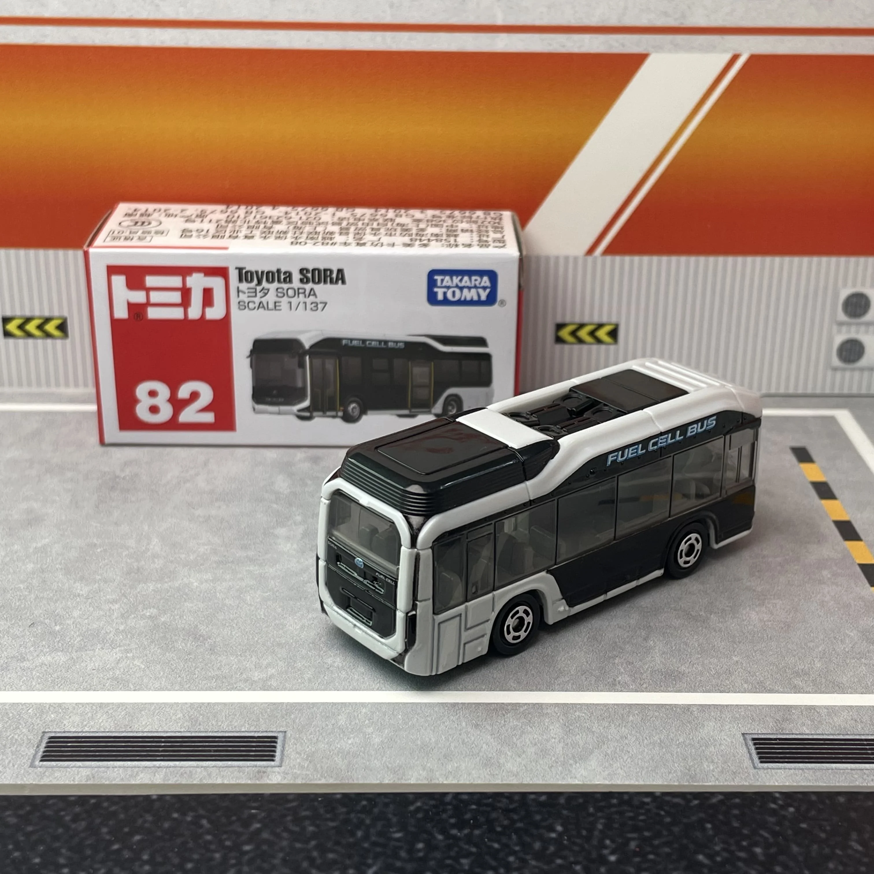 Takara Tomy Tomica nr 82 Toyota SORA Samochody Hot Pop 1:64 Auta Stop Metal Zabawki Pojazdy Silnikowe Odlewane Modele Metalowe dla Dzieci