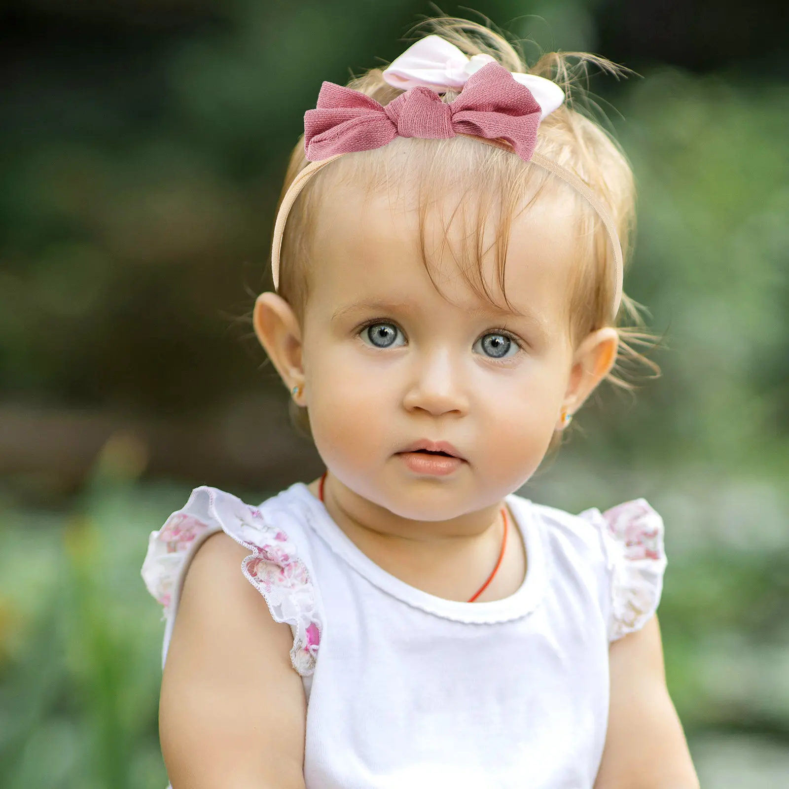 

Набор из 3 мягких и нежных повязок на голову с бантиками для новорожденных и малышей, аксессуары для волос для девочек, подарок на праздник, день рождения, крестины, удобная посадка