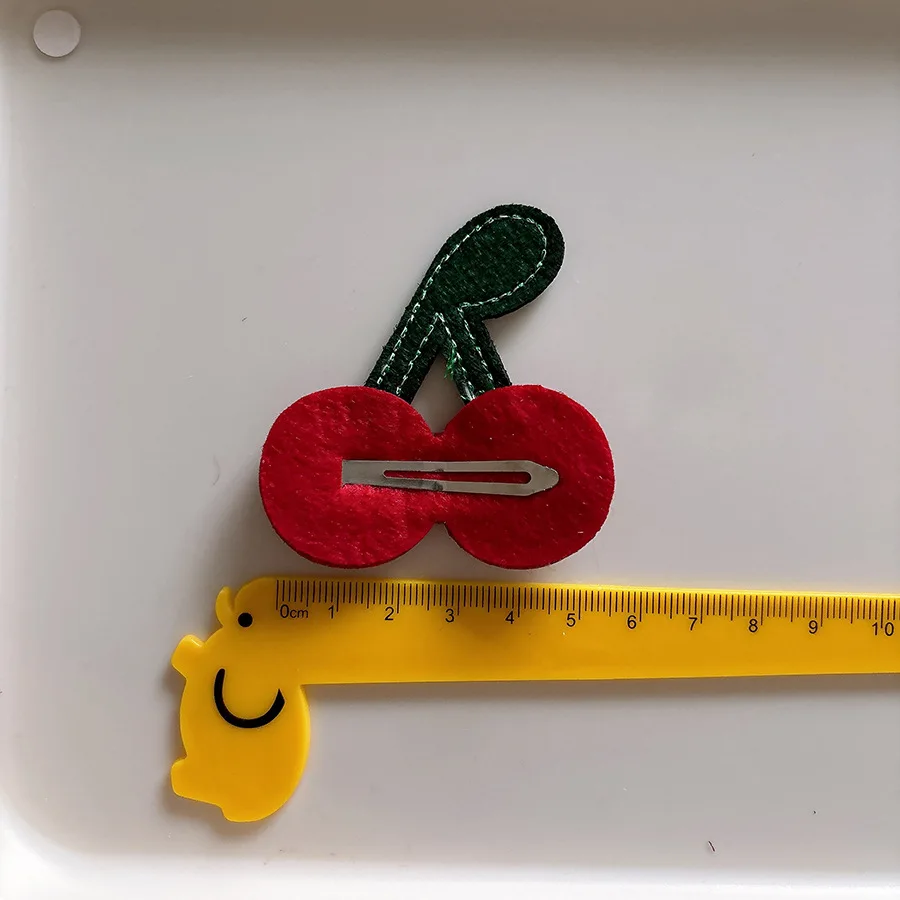 Chic coreano autunno inverno morbida ecopelle adorabile modello ciliegia cucita a mano per bambine fermagli per capelli laterali genitore-figlio