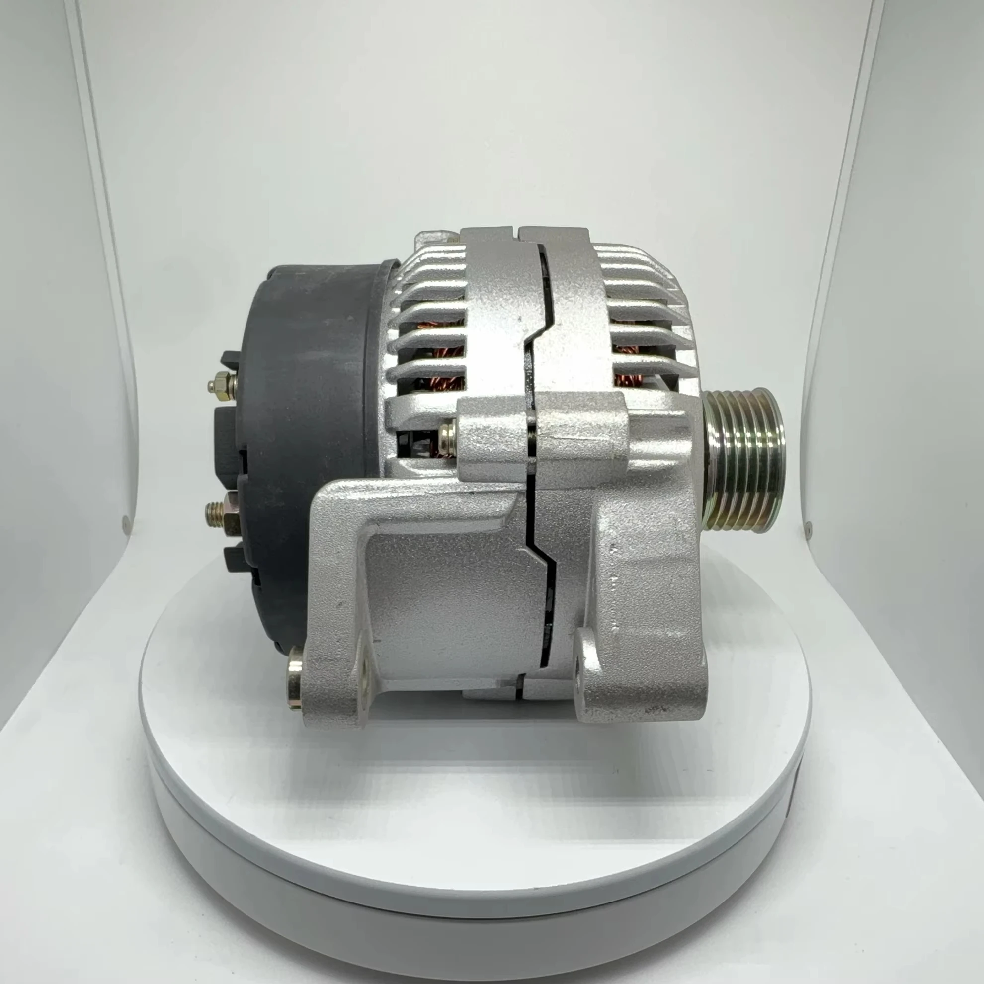 

Hot Selling High Quality Cheap Price Reasonable Silvercolor Engine 12V 120A Car Alternator SHB-030