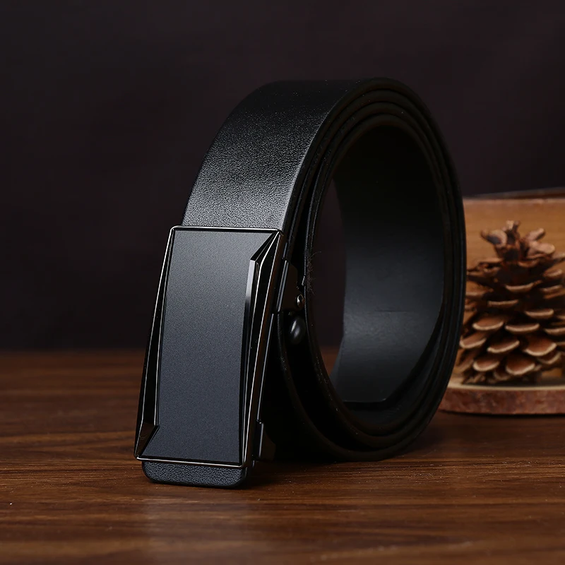 豪華な自動バックル付きレザーベルト男性用シンプルなビジネスドレスコードインナーウェア軽量エレガントな男性用ウエストベルト