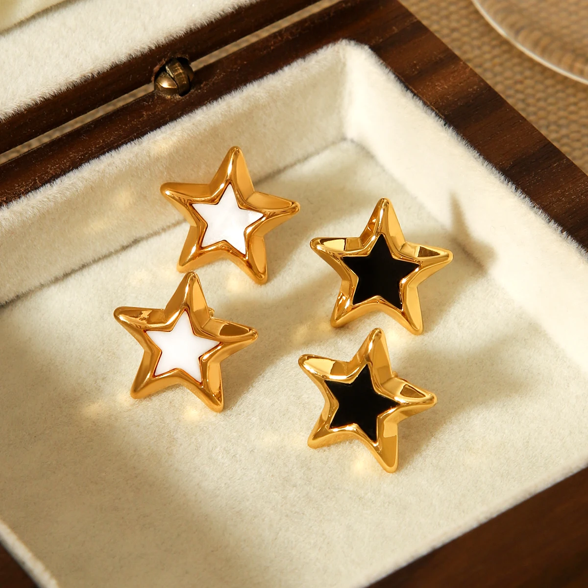 

New Stainless Steel Pentagram Earrings For Women With Niche Designs Exquisite Black Star Shaped Earrings For Daily Wear