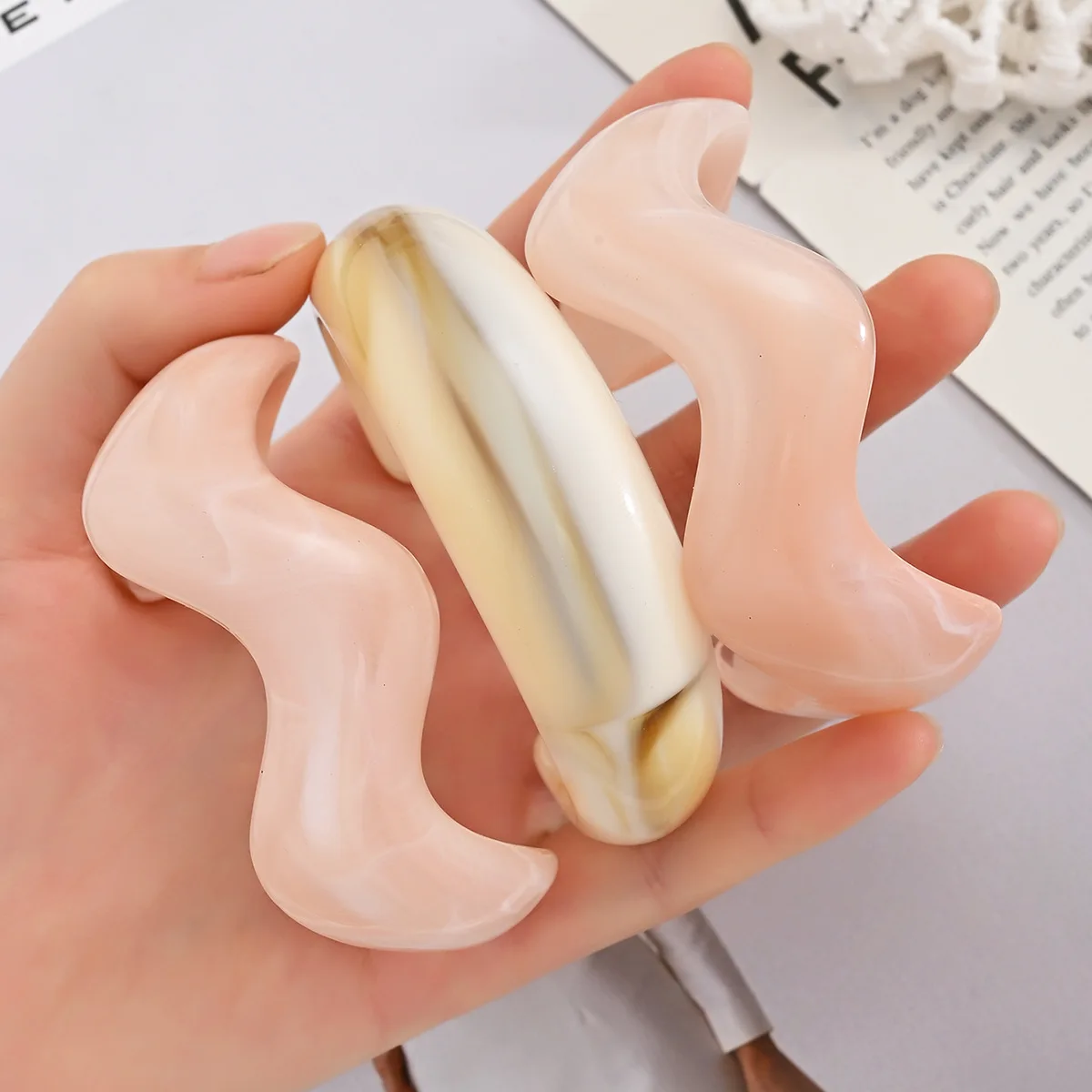 3Pcs/Set Fashion Dopamine Wavy Irregular Chunky Resin Open Cuff Bangles Set for Women Stackable Acrylic Bracelets Jewelry Gift