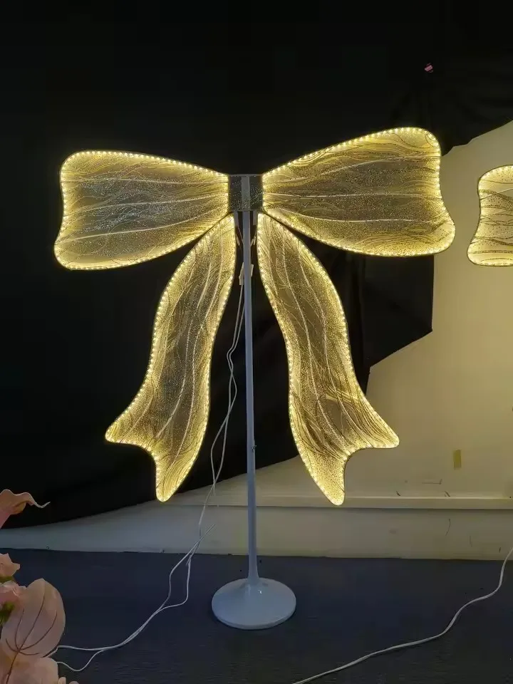 4 Stück LED-Beleuchtete Hochzeits-Wegweiser - Leuchtendes Schmetterlings-Schleifendesign, Glühende Dekoration für Party, Weihnachten, Bühne – Detail 6