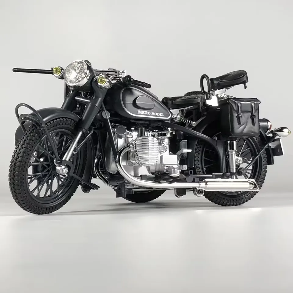 1:10 Ural M72 Sidecar Motorcycle Diecast Model