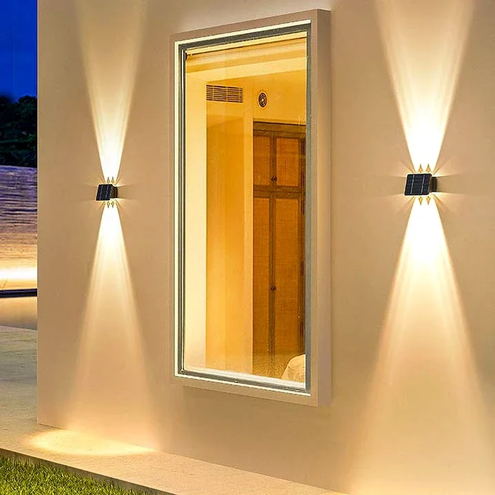 Lampada da parete solare luce calda per esterni impermeabile su e giù illuminazione luminosa balcone cortile decorazione del giardino luci parete