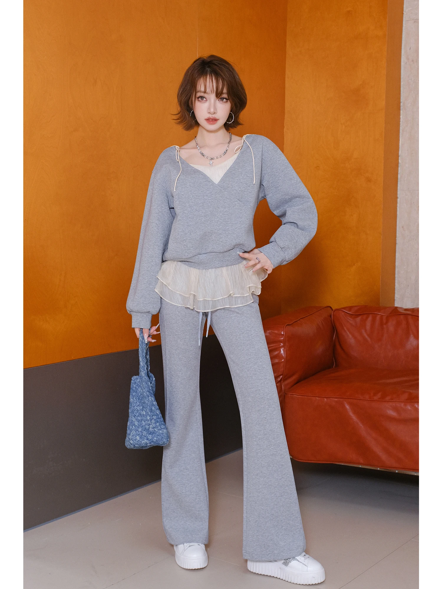 

MIUCO Fake Two-Piece Hoodie Lace Trim Micro Flared Pants Set Korean Sle Clete OOTD Matching Long Sve V-Ne High Waist