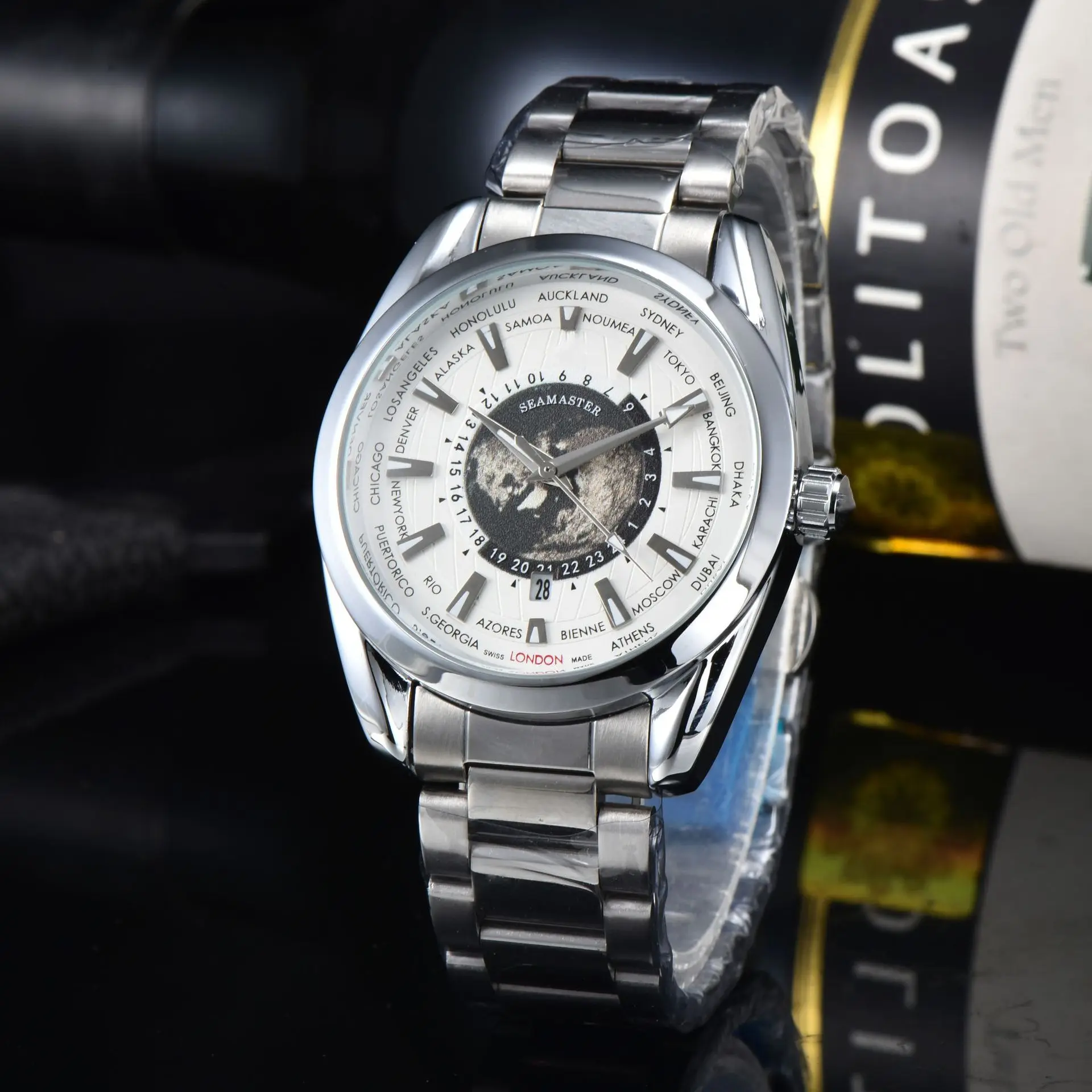 

Zml men's silicone strap alloy quartz watch with date display