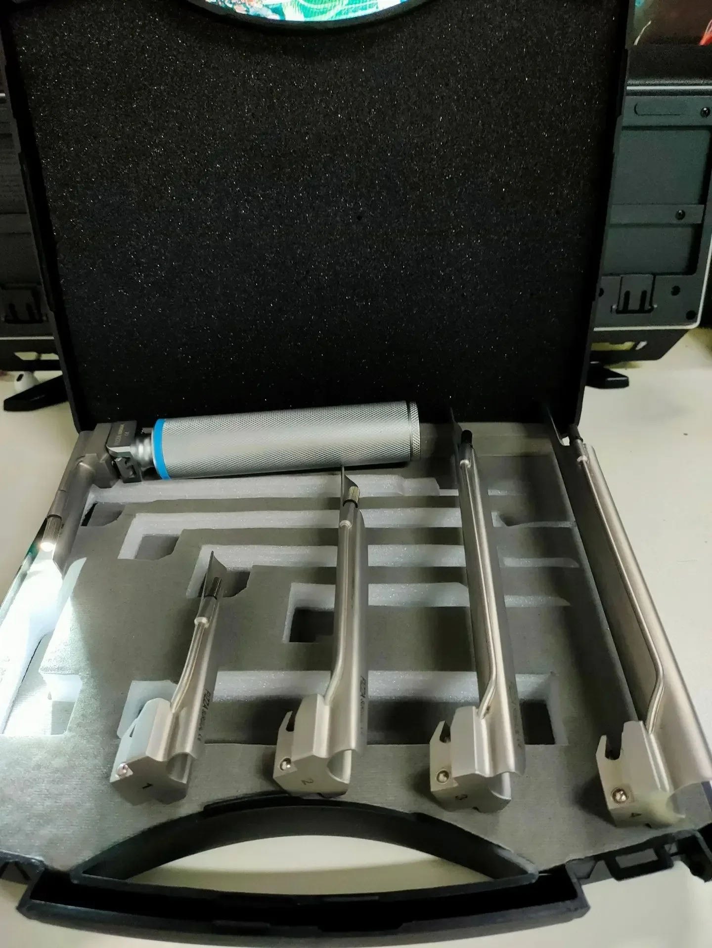 

Animal LED Laryngoscope With Qptional 3 Pieces And 5 Pieces, Stainless Steel Animal Anesthesia Laryngoscope Accessories Clinic