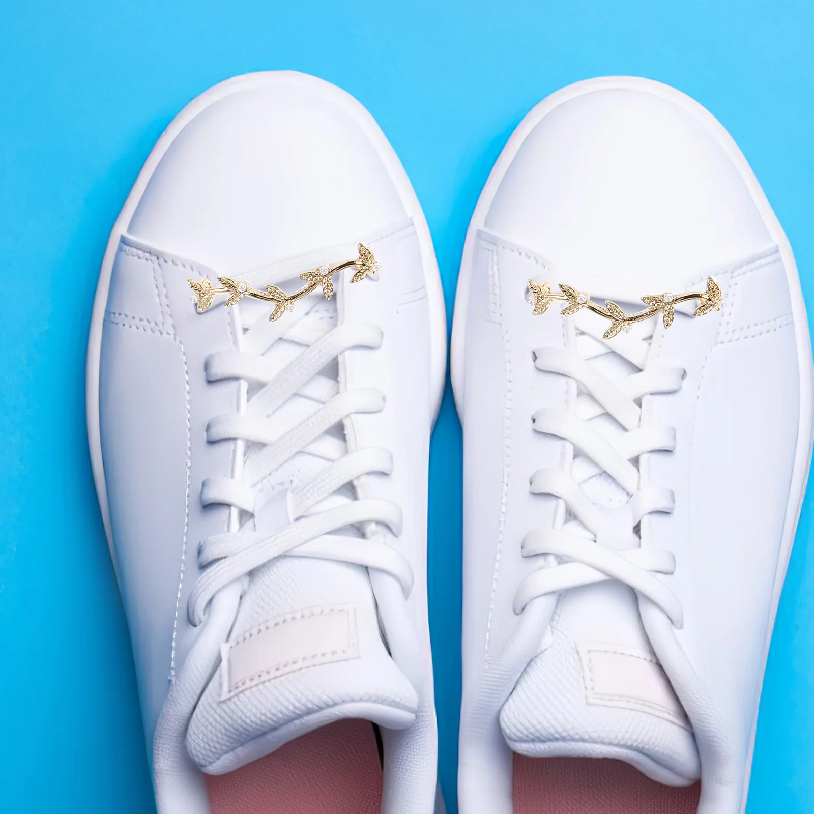 

4Pcs Exquisite Rhinestone Shoe Clips Pearl Decor for Various Occasions Shoes Shoe Charms for Sneakers Rhinestone Shoes Buckle