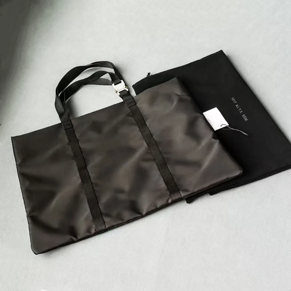 1017 ALYX 9SM Zaini in tessuto di nylon High Street Moda Uomo Donna Viaggio Presa in metallo Lettera Rossbody Borsa Zaino semplice