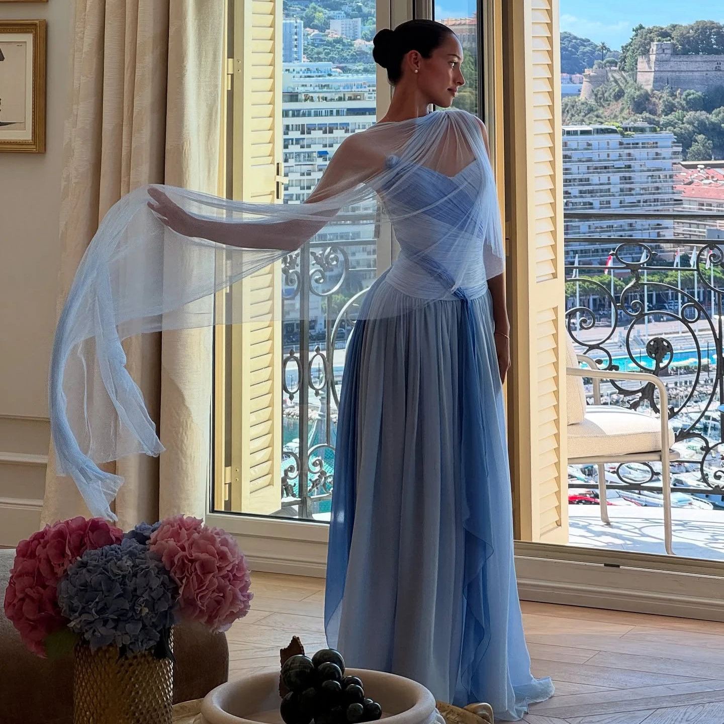 Robe de soirée élégante en tulle à une épaule avec superposition drapée transparente, longue robe de soirée en maille tendance pour événements formels, robe de bal à la mode