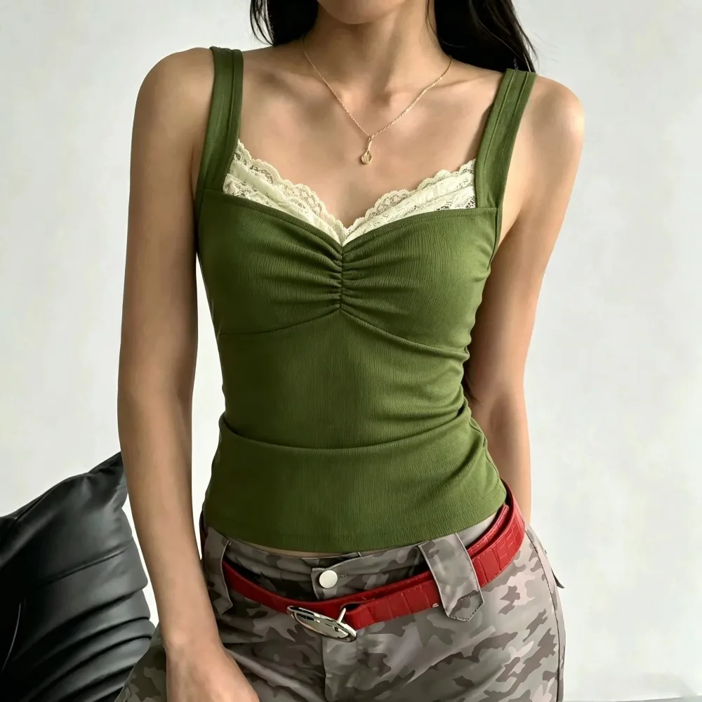 top-cropped-feminino-retro-verde-oliva-com-renda-e-patchwork-estilo-bale-pure-desire-hottie-moda-verao-decote-quadrado-halter