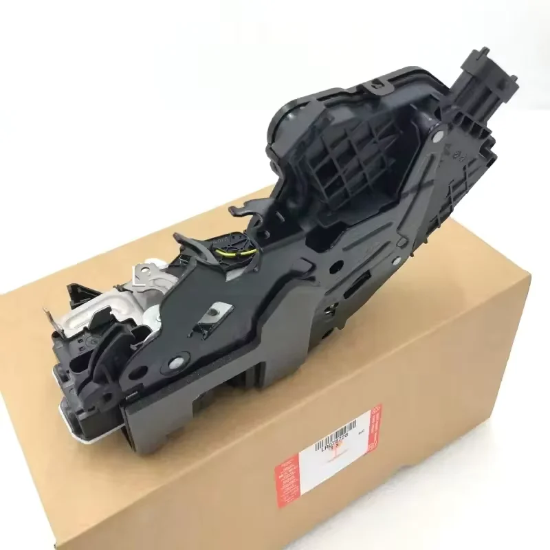 Suitable for Land Rover front door latch left RR SPORT 14-20 range 13-20 LR078728 LR078705 LR078748 LR078742
