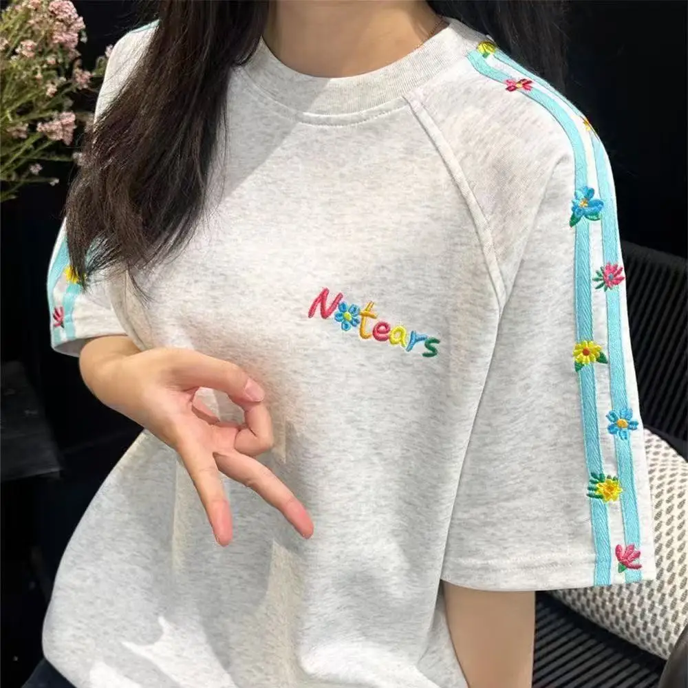 

Korean Fashion Cute Flower Embroidery Baggy T-shirts Side Striped Hip Hop Graphic Y2K Tops Young Women Girls Casual Harajuku