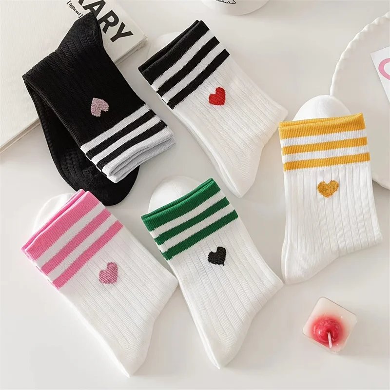 1 Pair of Love Striped Medium Length Socks - Comfortable And Breathable, Cute And Sweet First Love Women\'s Socks