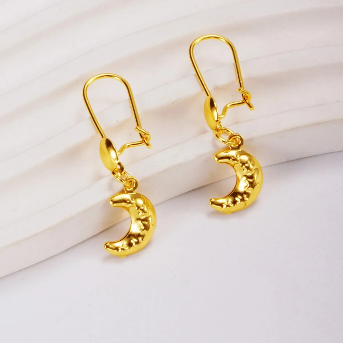 Huixing, cross-border star and moon earrings, women's copper-plated 24K real gold color-preserving crescent earrings, popular fa