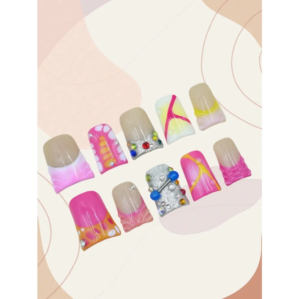 

Handmade Y2K Short Duckbill Press On Nails, Baroque Inspired 3D Rhinestones, Gradient Color Design, Luxury Fake Nails For Gala, Daily Glam Summer