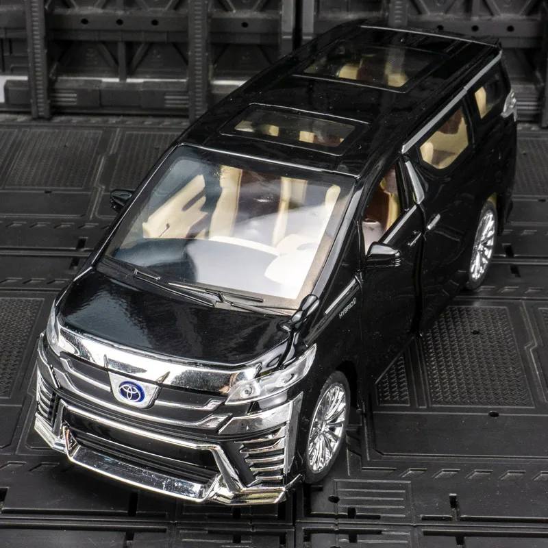 

Модель автомобиля Toyota Vellfire в масштабе 1:24 из сплава металла, с открывающимися дверями, передним капотом и крышкой багажника, с имитацией звука и света.