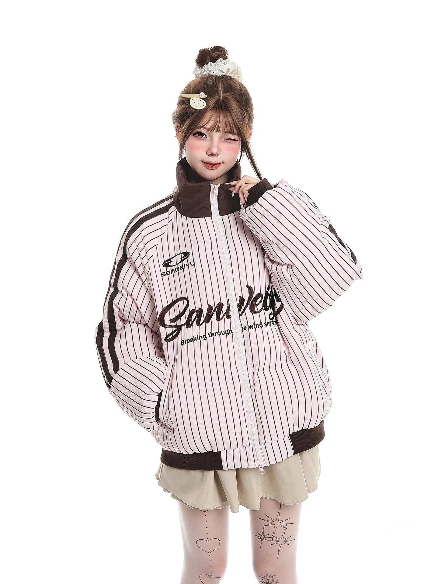 

Ретро-куртка женская зимняя в американском стиле, в полоску, с цветными блоками, воротником-стойкой, свободного кроя, теплая, хлопковая, повседневная, для поездок на работу, на молнии