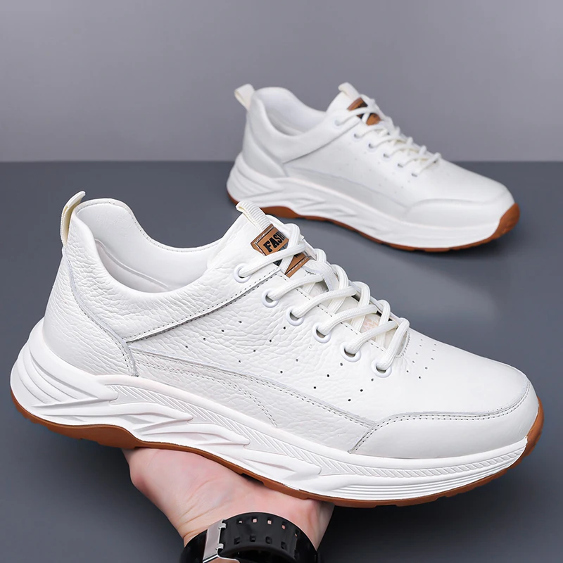 

Повседневная деловая мужская кожаная обувь. Удобная высококачественная обувь для отдыха. Спорт на открытом воздухе и туризм. Качественная рабочая обувь.