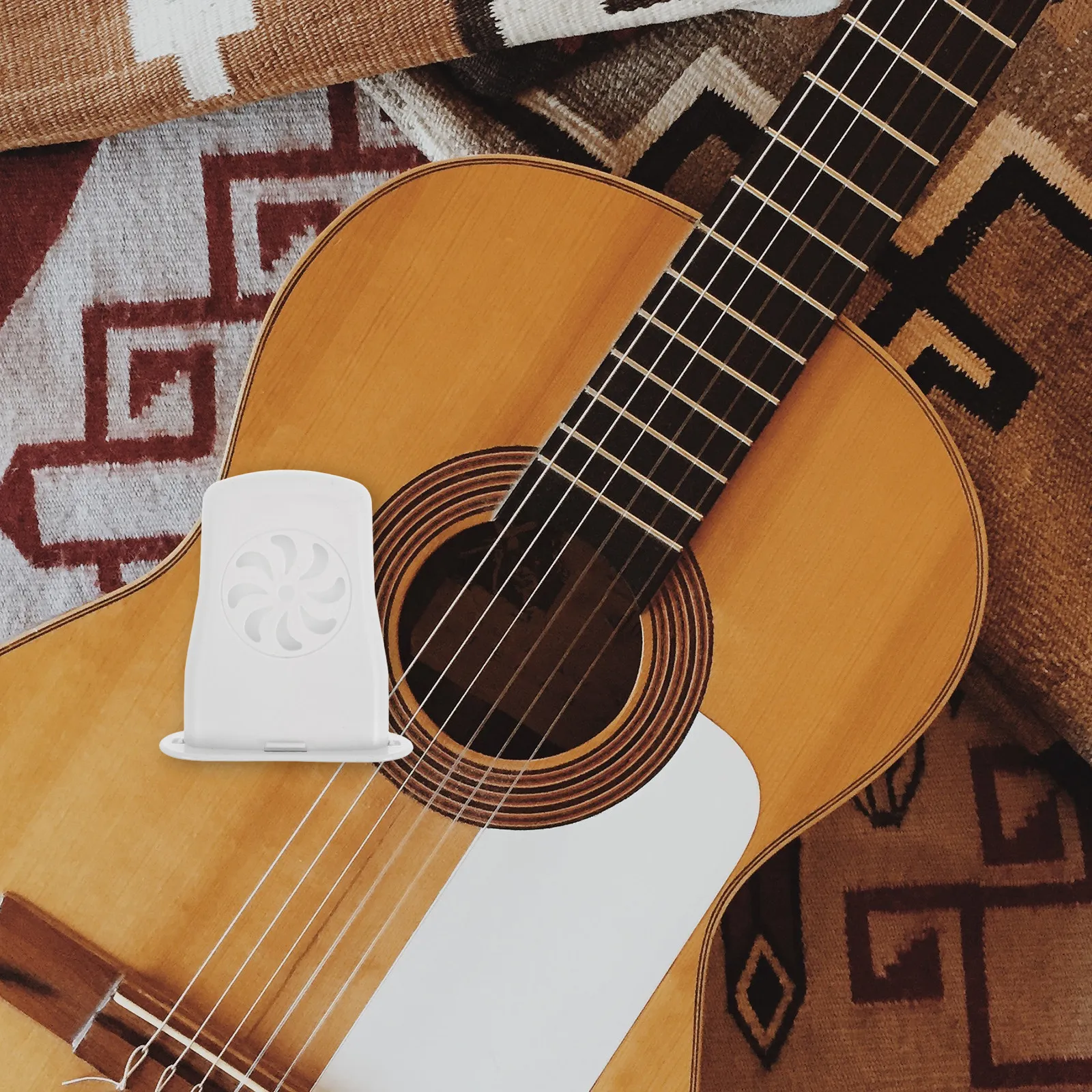 2Pcs Soundhole Humidifier for Acoustic Guitars and Ukuleles Prevent Cracking Warping Maintain Ideal Humidity Level Instrument